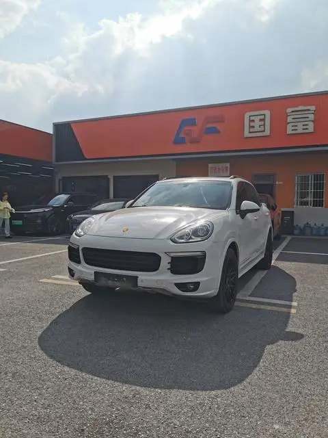 Porsche Cayenne 2017 — фото 1