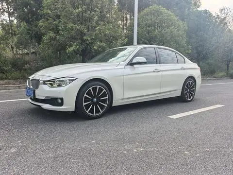 BMW 3 Series 2018 — фото 1