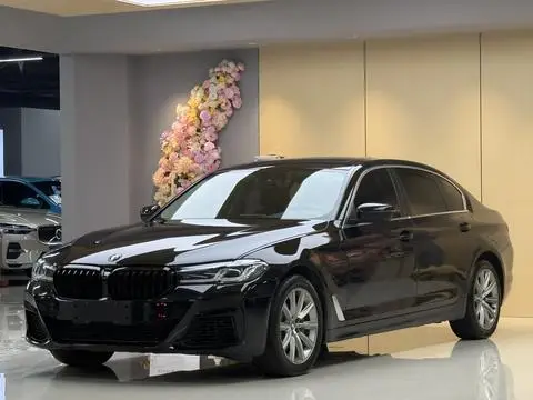 BMW 5 Series 2018 — фото 1