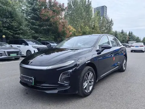 Hongqi E-QM5 2025