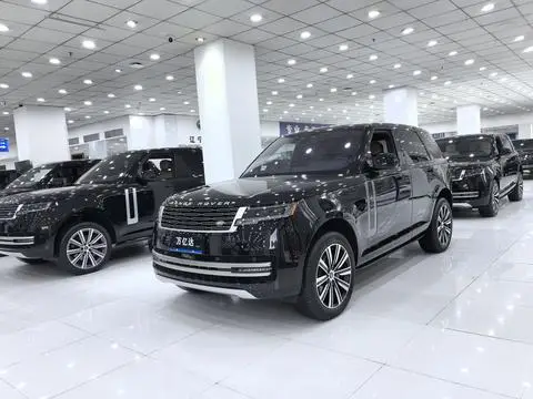 Land Rover 揽胜 2023 — фото 1