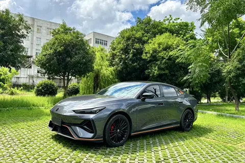 Changan UNI-V 2025