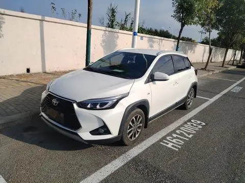 Toyota YARIS L 2022 — фото 1