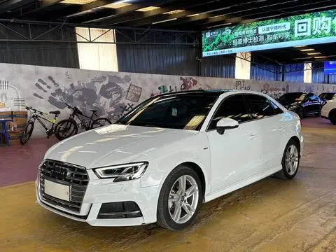Audi A3 2020 — фото 1