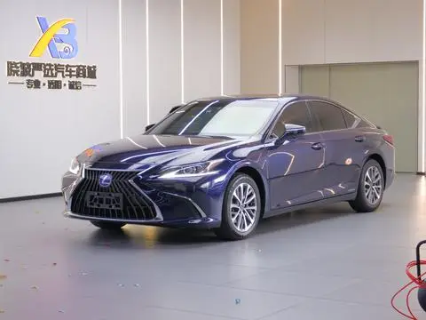 Lexus ES 2021