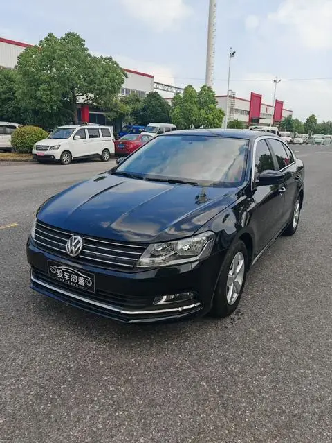 Volkswagen Lavida 2015 — фото 1