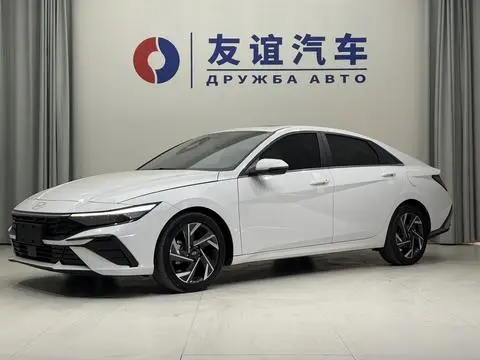 Hyundai Elantra 2023 — фото 1