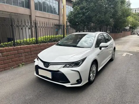 Toyota Corolla 2023 — фото 1