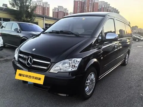 Mercedes-Benz 威霆 2013