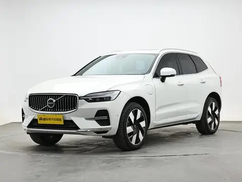 Volvo XC60 PHEV 2025 — фото 1
