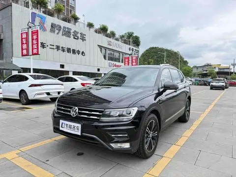 Volkswagen Tiguan L 2020 — фото 1