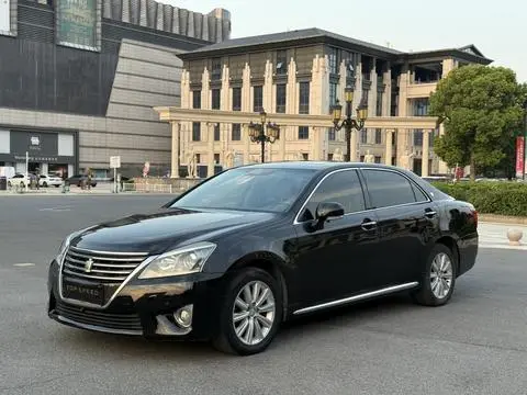 Toyota Crown 2012