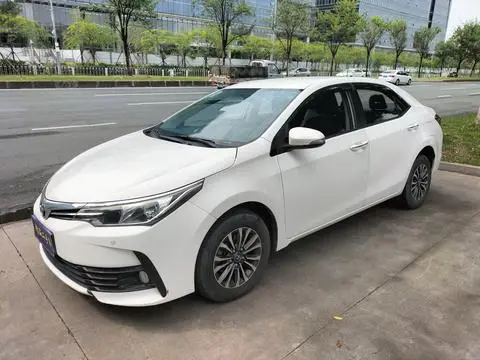 Toyota Corolla 2018 — фото 1