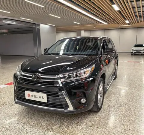 Toyota Highlander 2018 — фото 1