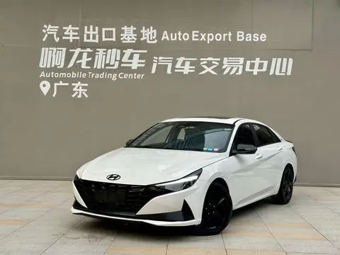 Hyundai Elantra 2022