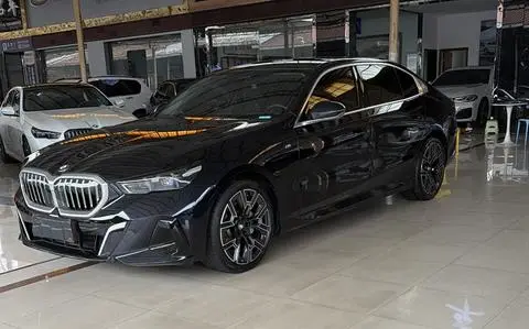 BMW 5 Series 2025