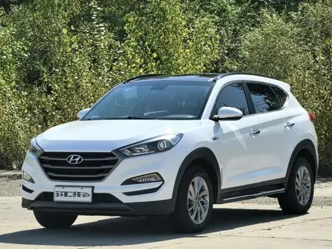 Hyundai 途胜 2015 — фото 1