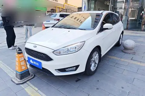 Ford Focus 2015 — фото 1