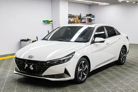 Hyundai Elantra 2022