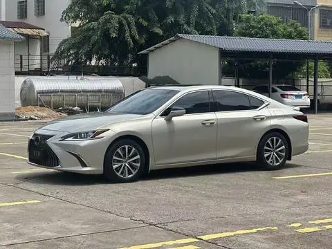 Lexus ES 2018