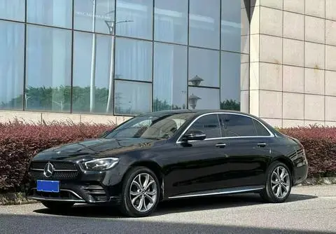 Mercedes-Benz E-Class 2022 — фото 1
