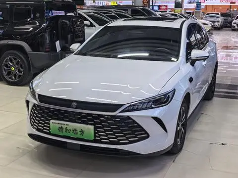 BYD 秦PLUS DM 2025 — фото 1