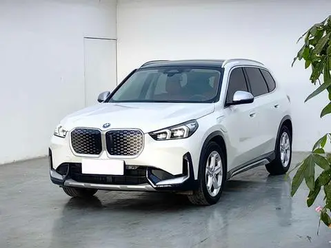 BMW iX1 2024