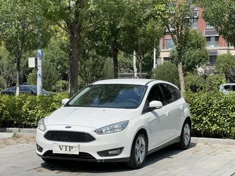 Ford Focus 2015 — фото 1