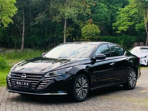 Nissan Teana 2022 — фото 1