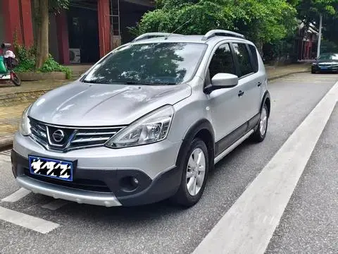 Nissan 骊威 2015