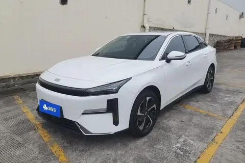 Geely L6 2025