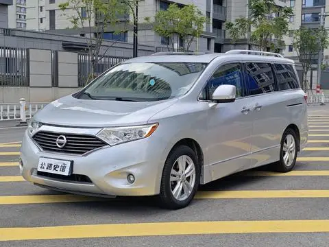 Nissan 贵士 2013