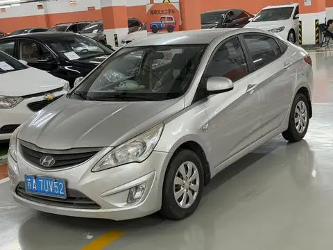 Hyundai 瑞纳 2010