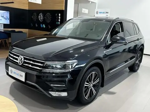 Volkswagen Tiguan L 2019 — фото 1