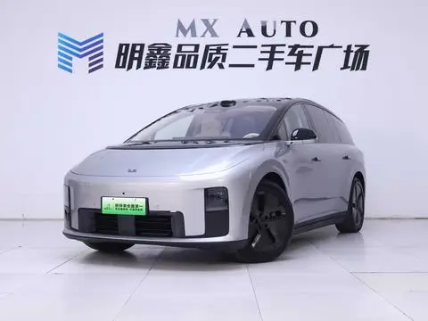 Li i8 2025