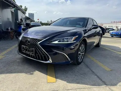 Lexus ES 2024