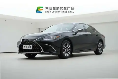 Lexus ES 2021 — фото 1