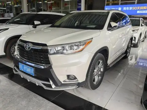 Toyota Highlander 2017 — фото 1