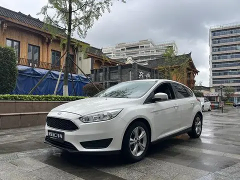 Ford Focus 2018 — фото 1