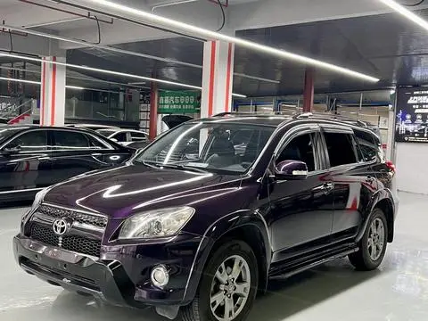 Toyota RAV4 2013 — фото 1