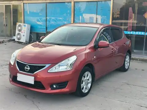 Nissan Tiida 2014 — фото 1