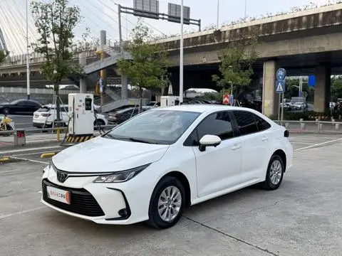 Toyota Corolla 2019 — фото 1