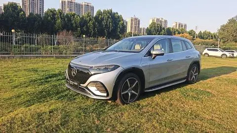 Mercedes-Benz EQS SUV 2025