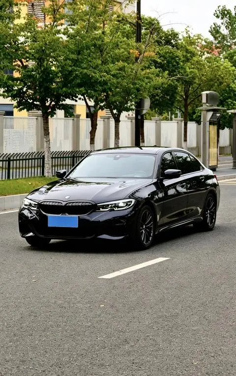 BMW 3 Series 2021 — фото 1