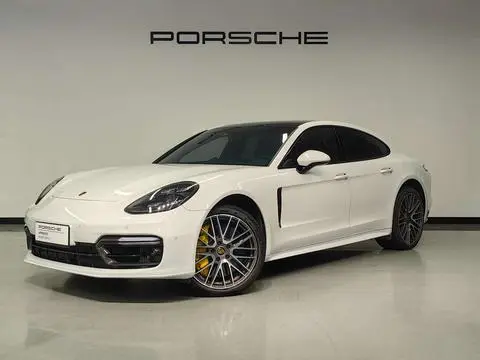 Porsche Panamera 2021