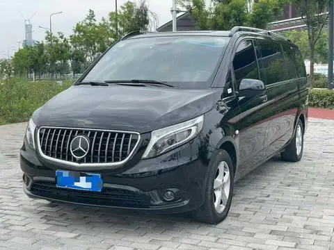 Mercedes-Benz 威霆 2018