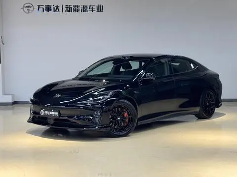 IM Motors 智己L6 2025