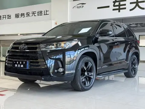Toyota Highlander 2018 — фото 1