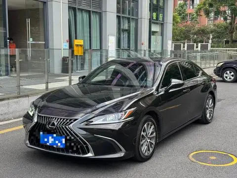 Lexus ES 2022