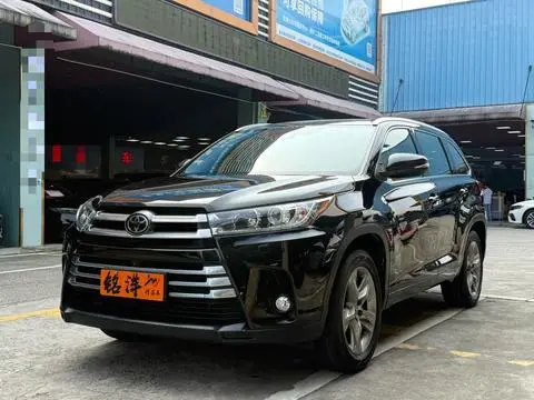 Toyota Highlander 2018 — фото 1